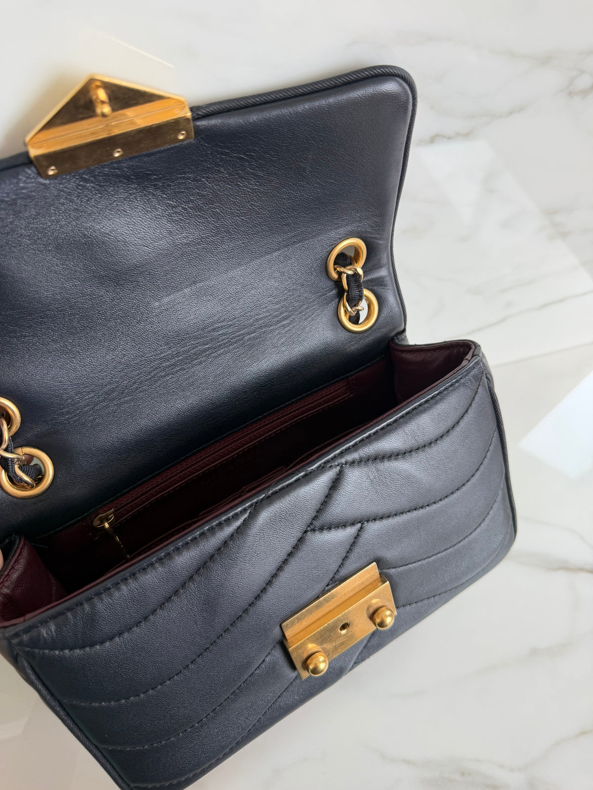 SMALL WAVE PAGODA BAG IN BLACK LAMBSKIN