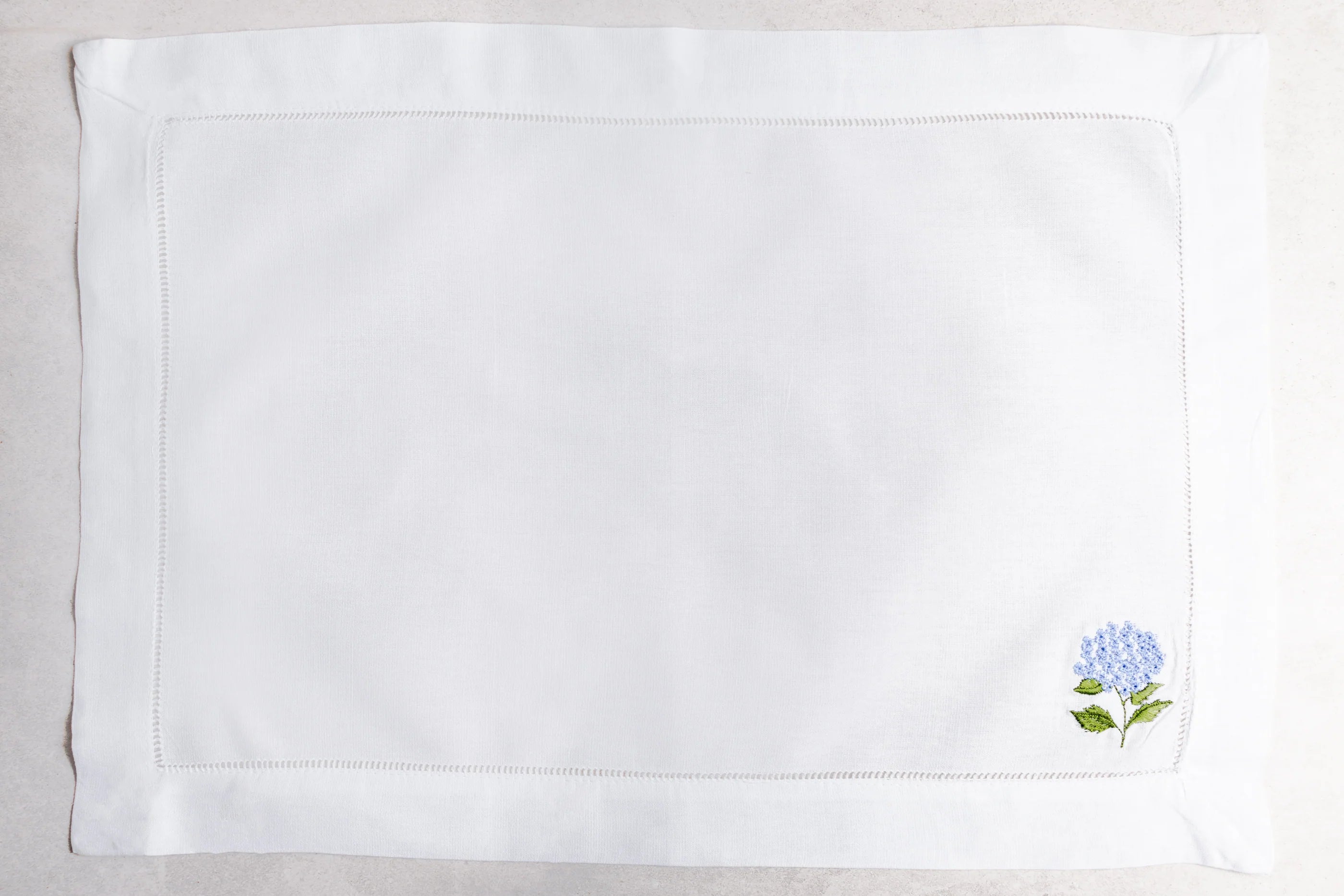 Mantel Individual de Lino con Hortensia