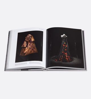 Dior: The Legendary 30, Avenue Montaigne