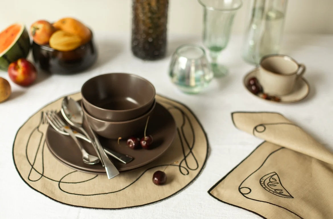 SET MANTEL CIRCULAR CON DIBUJO DE CUBIERTOS