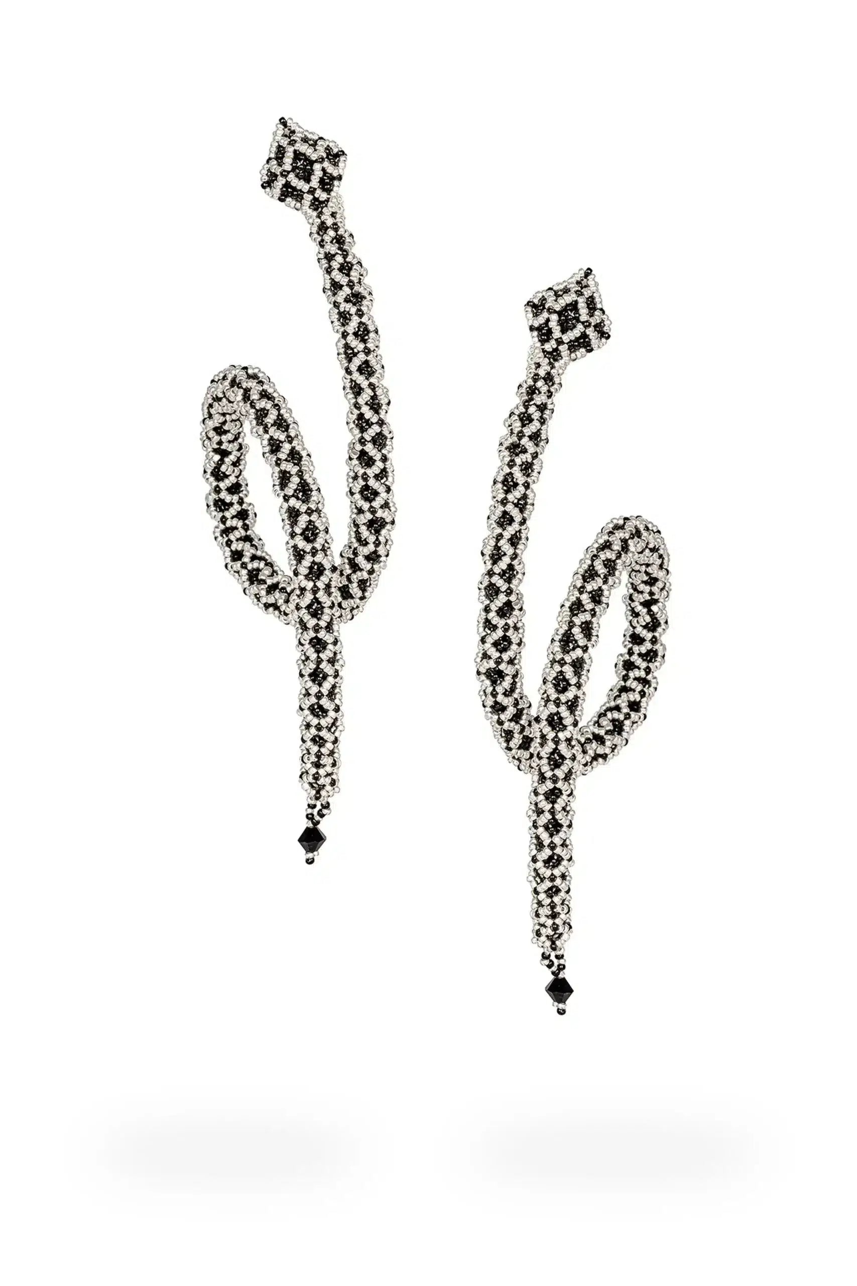 ARETE SERPIENTE NAWI PLATA NEGRO