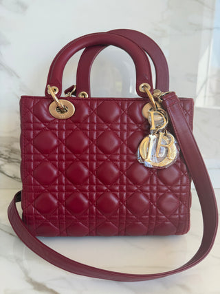 LADY MEDIUM IN DARK RED