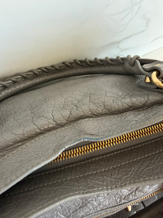 CLASSIC CITY MEDIUM TAUPE GREY  BAG
