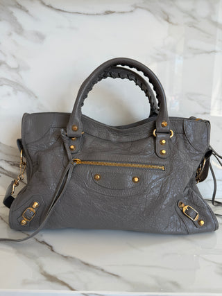 CLASSIC CITY MEDIUM TAUPE GREY  BAG