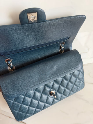 CLASSIC MEDIUM FLAP BAG IN BLUE CAVIAR