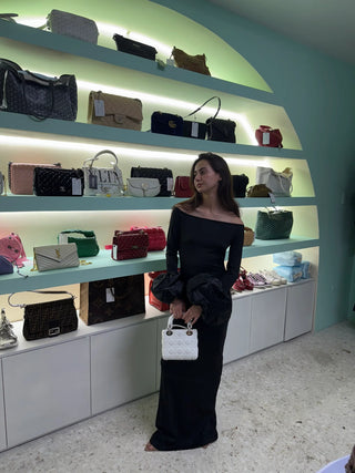 Carolas Black Dress