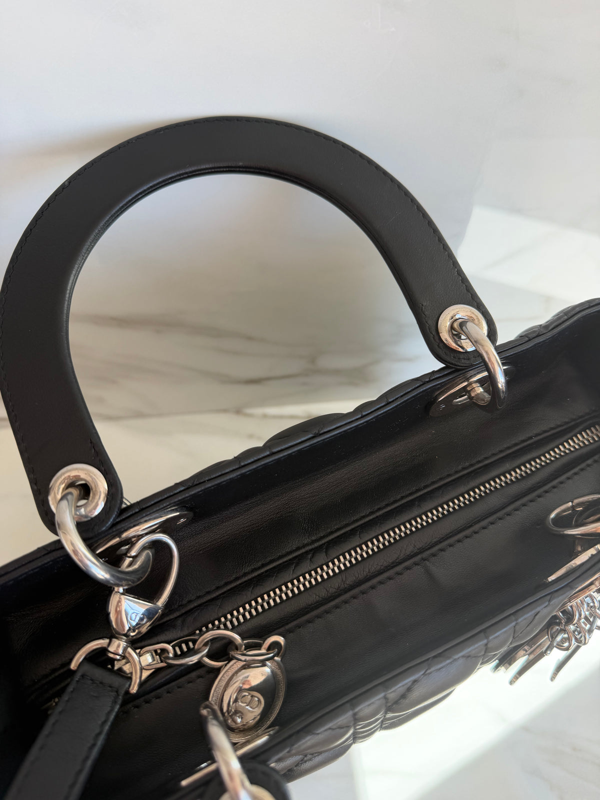 LADY MEDIUM IN BLACK
