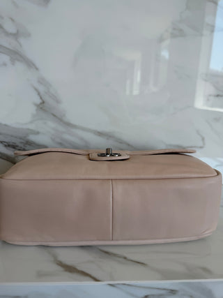 LARGE SOFT FLAP BAG IN BEIGE LAMBKSIN