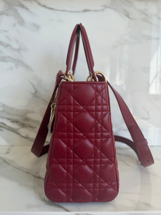 LADY MEDIUM IN DARK RED