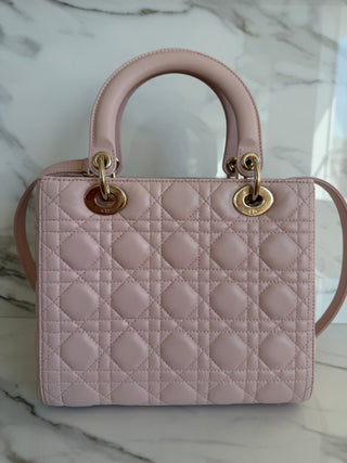 LADY MEDIUM IN BABY PINK