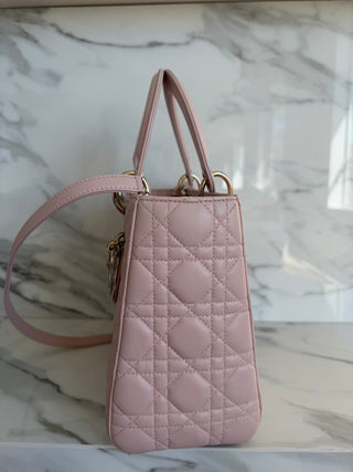 LADY MEDIUM IN BABY PINK
