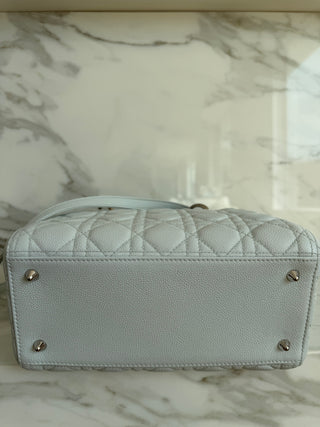 LADY MEDIUM IN BABY BLUE