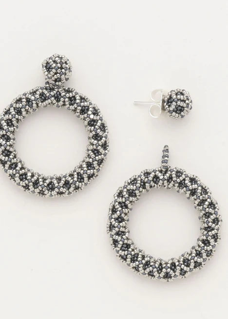 ARETES UN ARO NAWI PLATINO GRIS METALICO