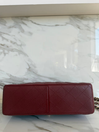 CLASSIC LARGE FLAP BAG IN IRIDISCENT BURGUNDY CAVIAR