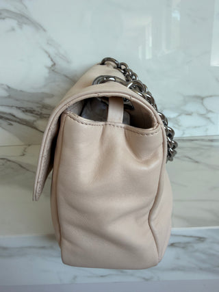 LARGE SOFT FLAP BAG IN BEIGE LAMBKSIN