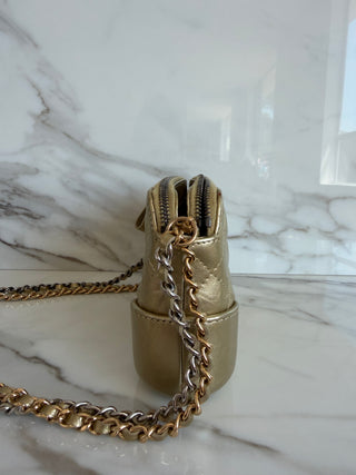 GABRIELLE MINI CLUTCH WITH REMOVABLE CHAIN IN GOLD