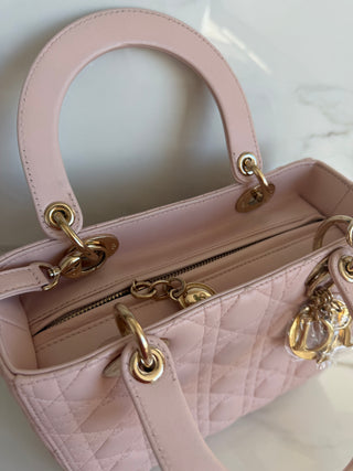 LADY MEDIUM IN BABY PINK