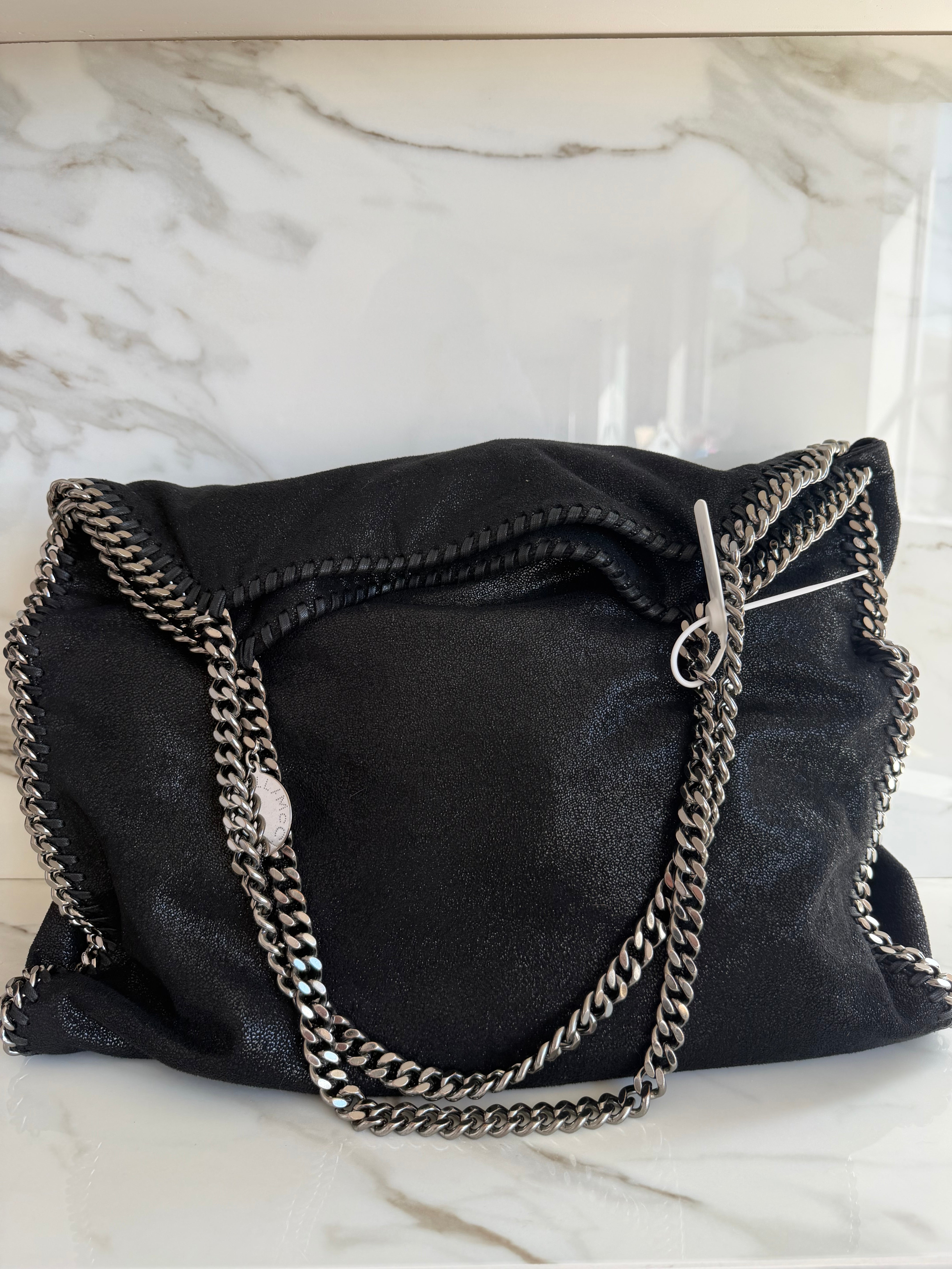 CLASSIC LARGE FALABELLA IN BLACK