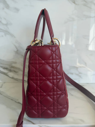 LADY MEDIUM IN DARK RED