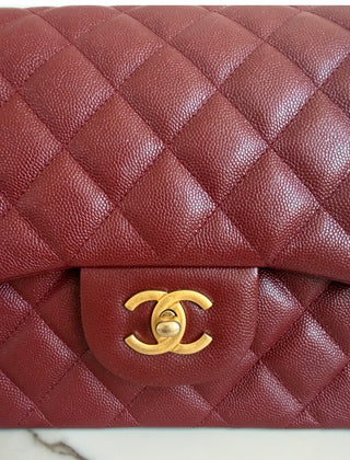 CLASSIC LARGE FLAP BAG IN IRIDISCENT BURGUNDY CAVIAR