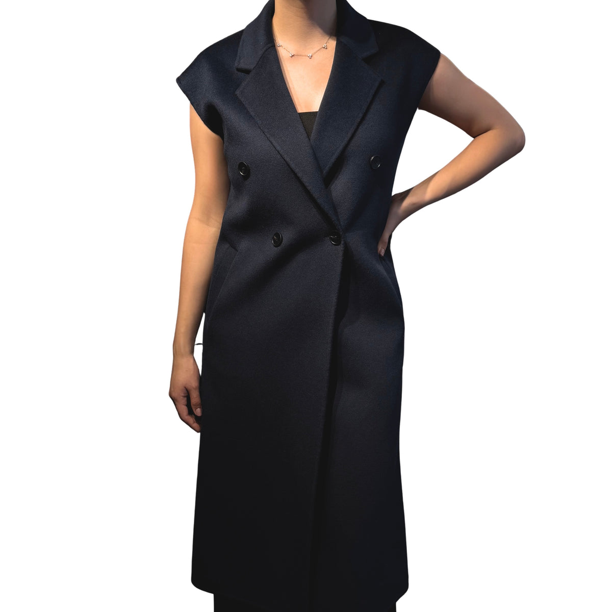 The Elizabeth in black