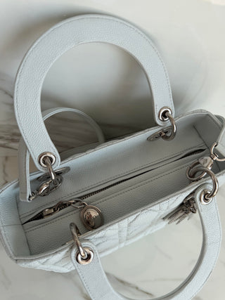 LADY MEDIUM IN BABY BLUE