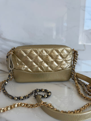 GABRIELLE MINI CLUTCH WITH REMOVABLE CHAIN IN GOLD
