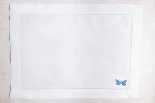 Mantel Individual de Lino con Mariposa Azul