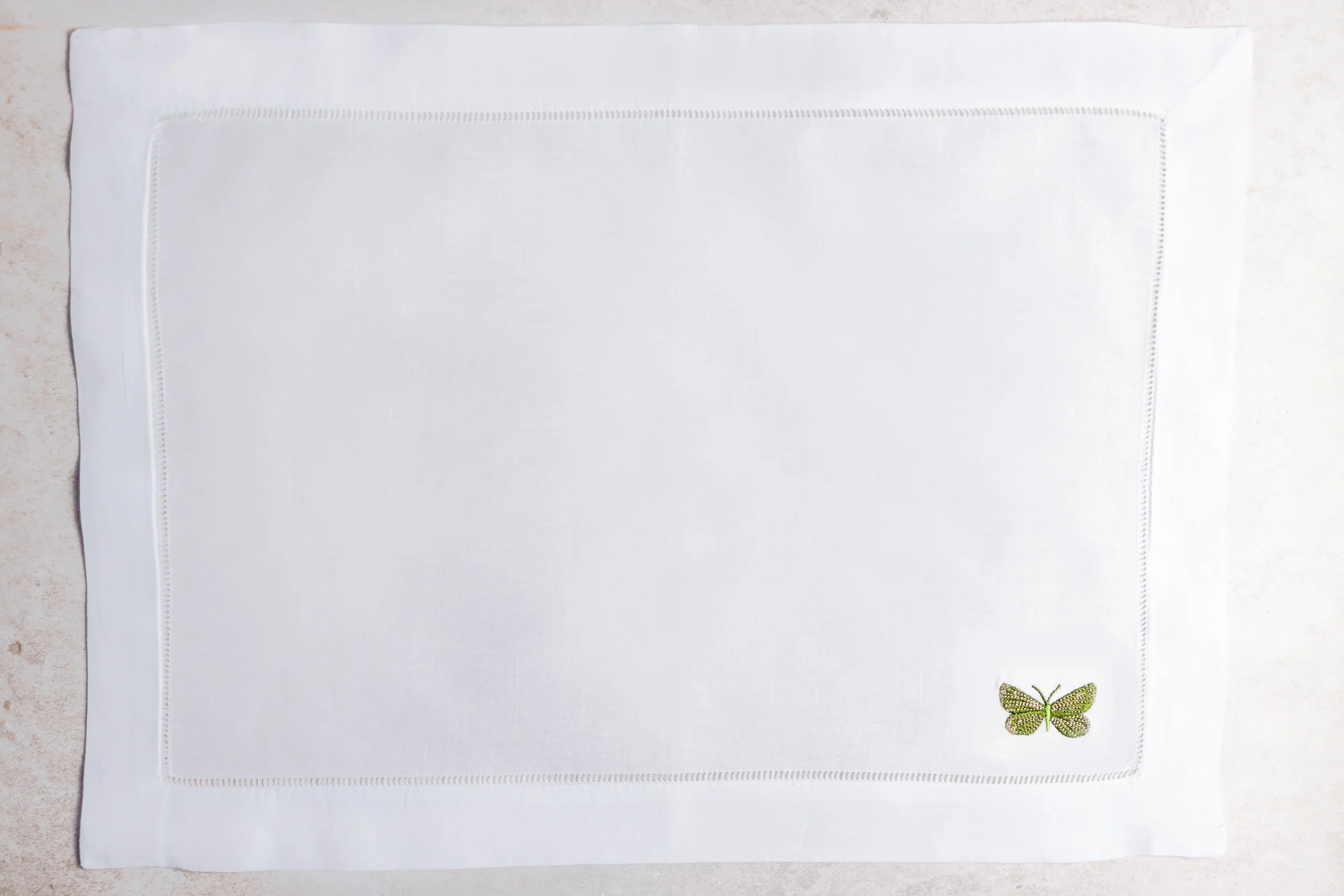 Mantel Individual de Lino con Mariposa Verde
