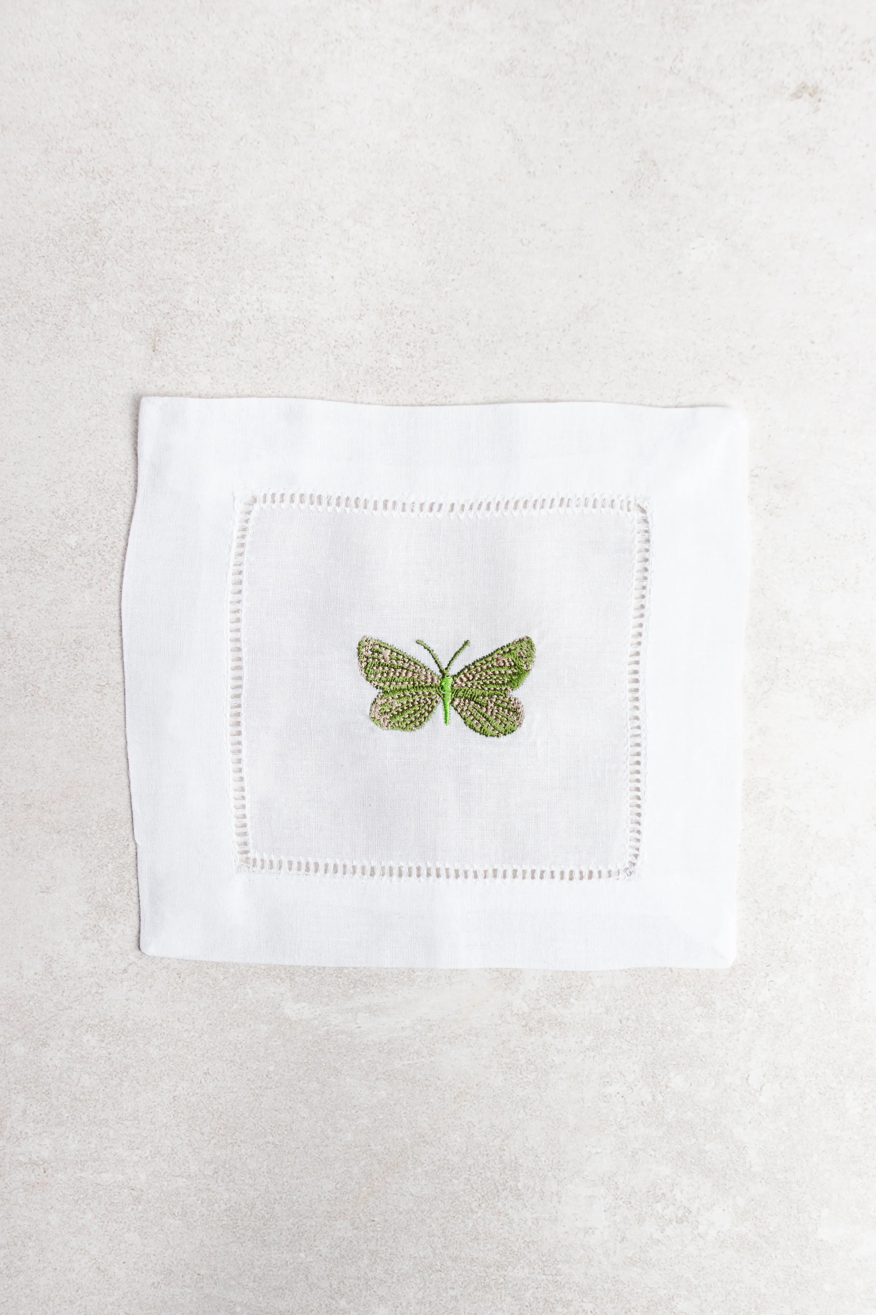 Coctelera de Lino con Mariposa Verde