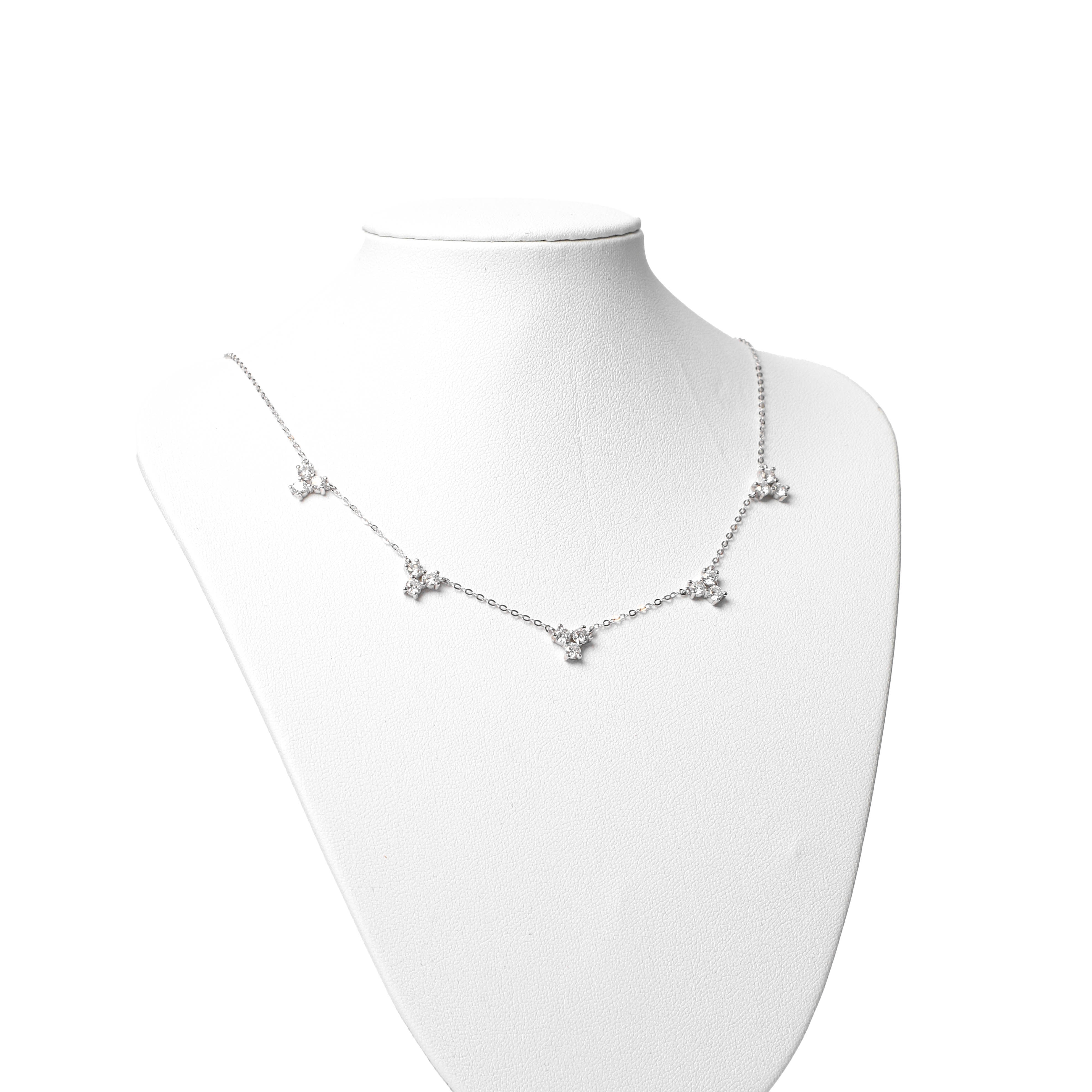COLLAR DIJE TRÍOS PLATEADO