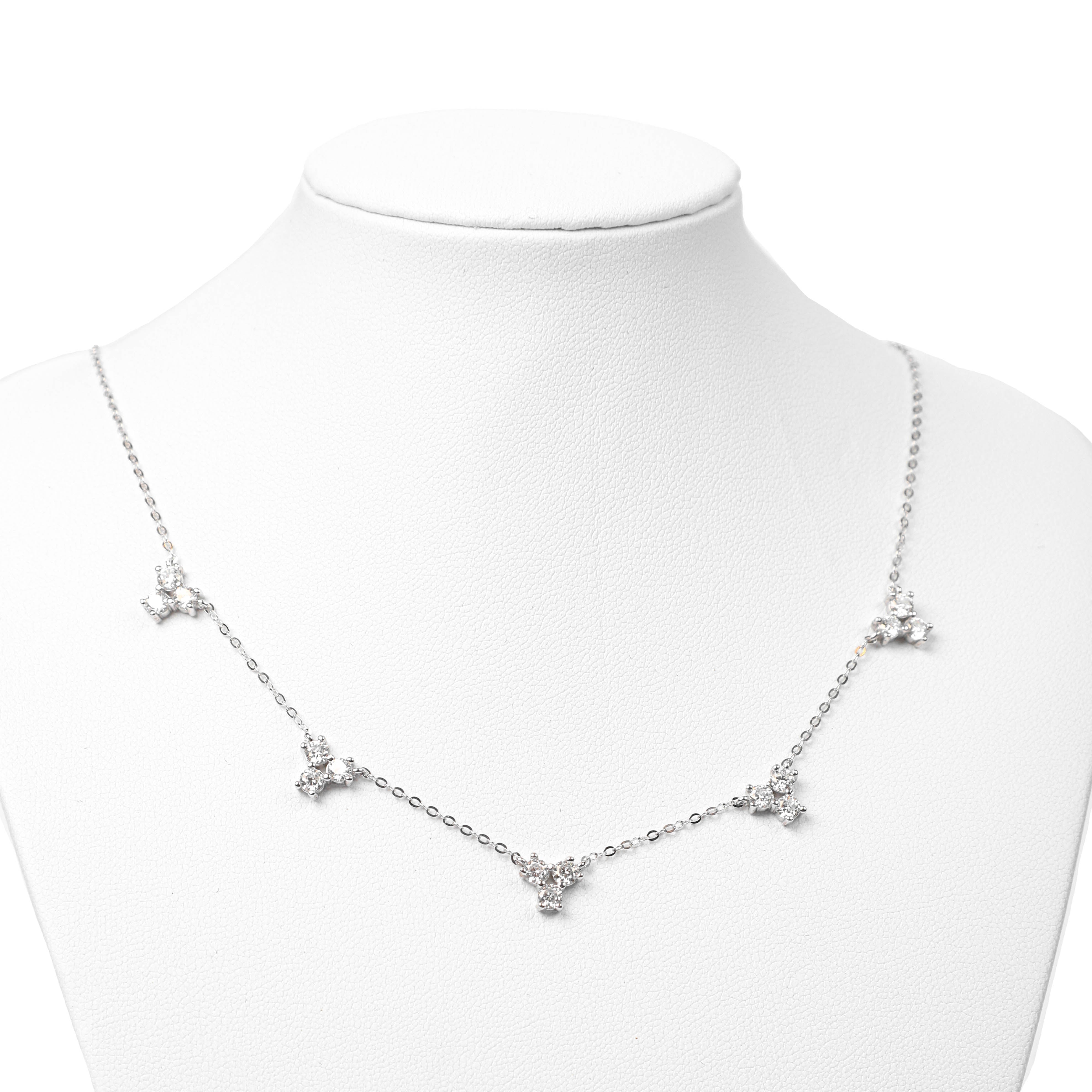 COLLAR DIJE TRÍOS PLATEADO
