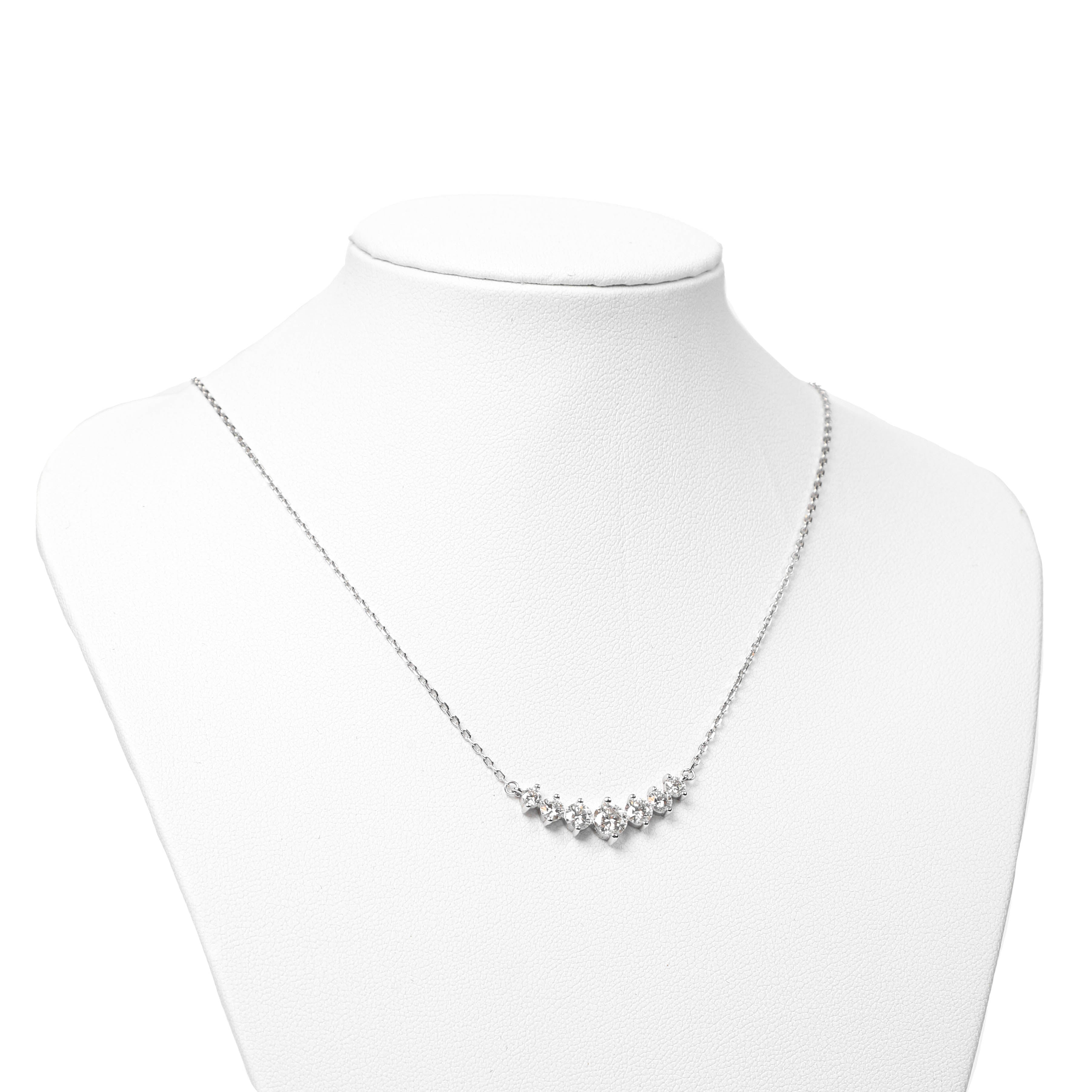 COLLAR DIJE SONRISA CON 7 MOISSANITE PLATEADO