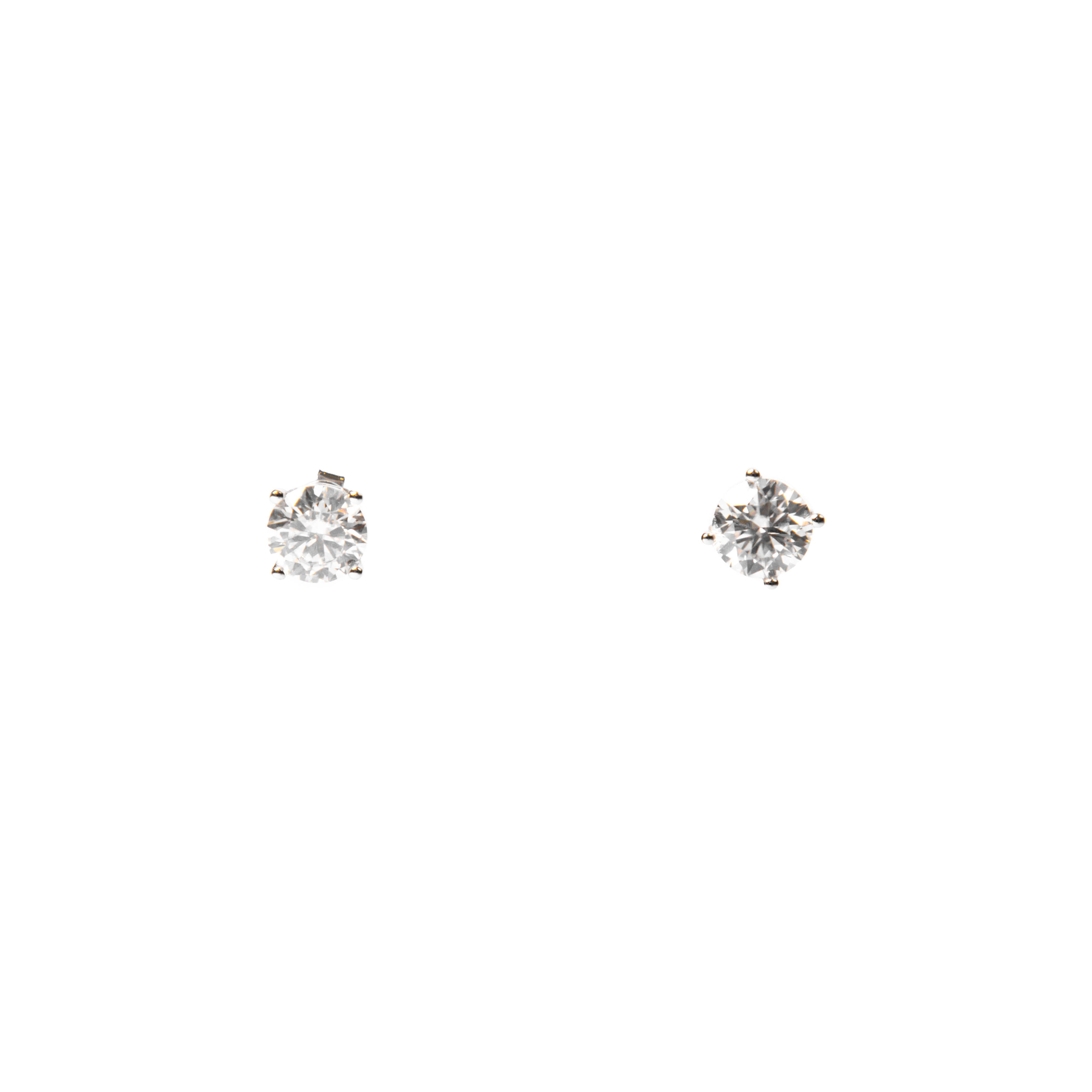 STUDS 2CT PLATEADO