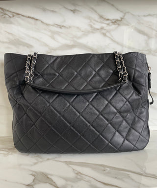 TIMELESS LARGE EXPANDABLE ZIP TOTE