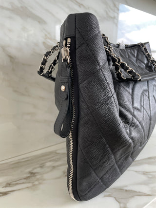 TIMELESS LARGE EXPANDABLE ZIP TOTE