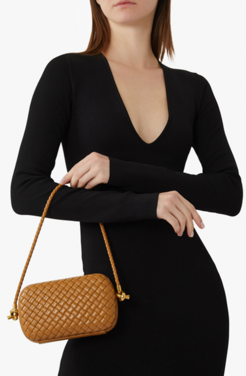 MINAUDIÈRE CARAMEL CLUTCH WITH KNOT STRAP
