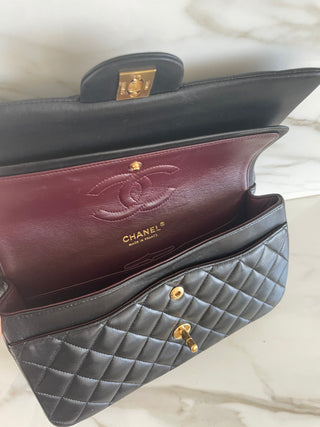 CLASSIC FLAP LAMBSKIN MEDIUM BLACK BAG