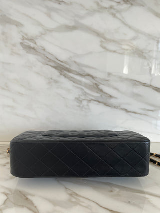 CLASSIC FLAP LAMBSKIN MEDIUM BLACK BAG