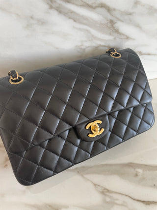 CLASSIC FLAP LAMBSKIN MEDIUM BLACK BAG
