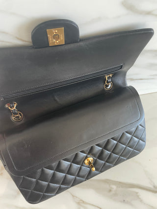 CLASSIC FLAP LAMBSKIN MEDIUM BLACK BAG