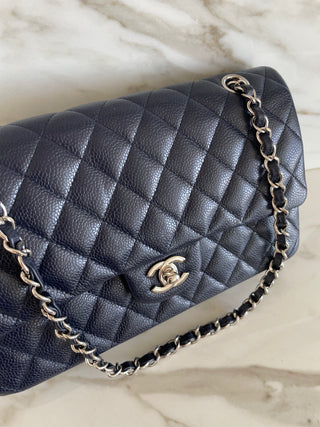 CLASSIC FLAP CAVIAR MEDIUM NAVY BAG