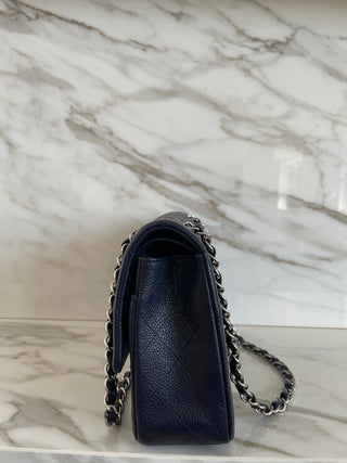 CLASSIC FLAP CAVIAR MEDIUM NAVY BAG