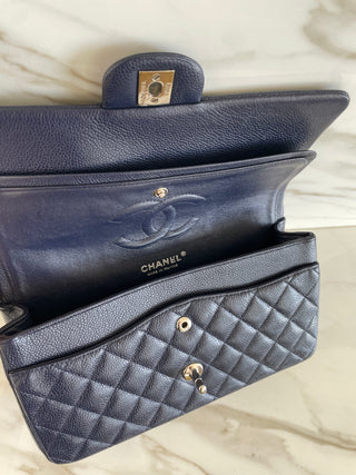 CLASSIC FLAP CAVIAR MEDIUM NAVY BAG
