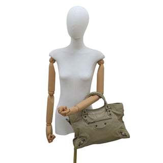 CLASSIC CITY MEDIUM TAUPE BAG