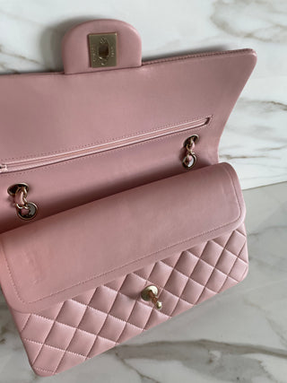 CLASSIC FLAP LAMBSKIN MEDIUM LIGHT PINK BAG