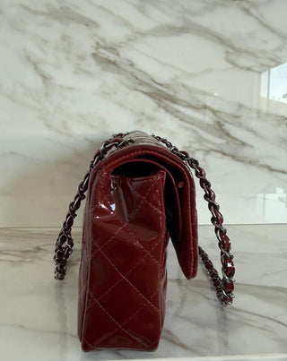 CLASSIC DOUBLE FLAP BAG IN BURGUNDY PATENT LEATHER