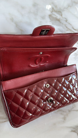 CLASSIC DOUBLE FLAP BAG IN BURGUNDY PATENT LEATHER