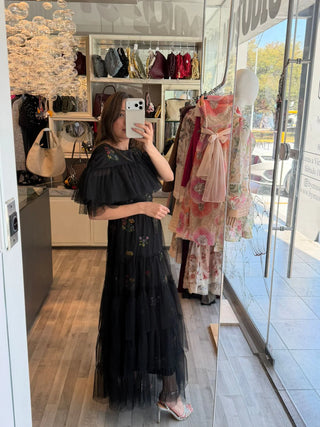 Vestido Negro con Flores