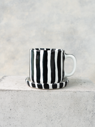 Taza de Cerámica con Rayas color Negro